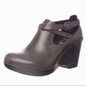 Dansko Franka Clogs 10-10.5 (excellent condition)